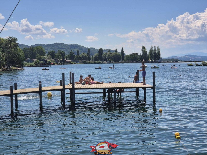 ponton, nouvelle plage d'estavayer-le-lac, canton de Fribourg, lac de neuchâtel