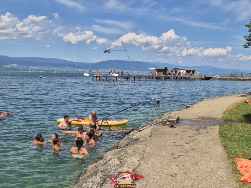 enrochements, nouvelle plage d'estavayer-le-lac, canton de Fribourg, lac de neuchâtel