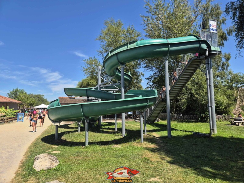 toboggan, nouvelle plage d'estavayer-le-lac, canton de Fribourg, lac de neuchâtel