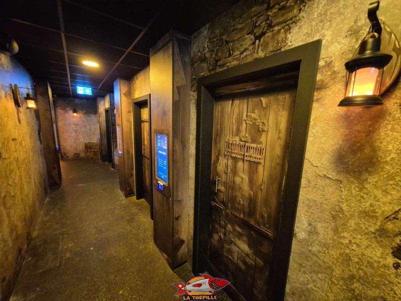 Action Game, couloirs. Fun House, Forum Fribourg, Granges-Paccot.