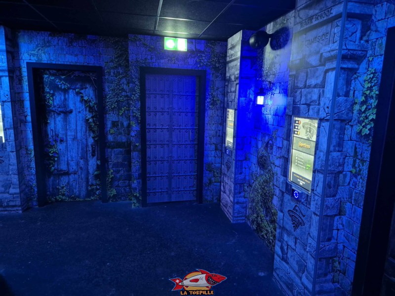 Action Game, couloirs. Fun House, Forum Fribourg, Granges-Paccot.