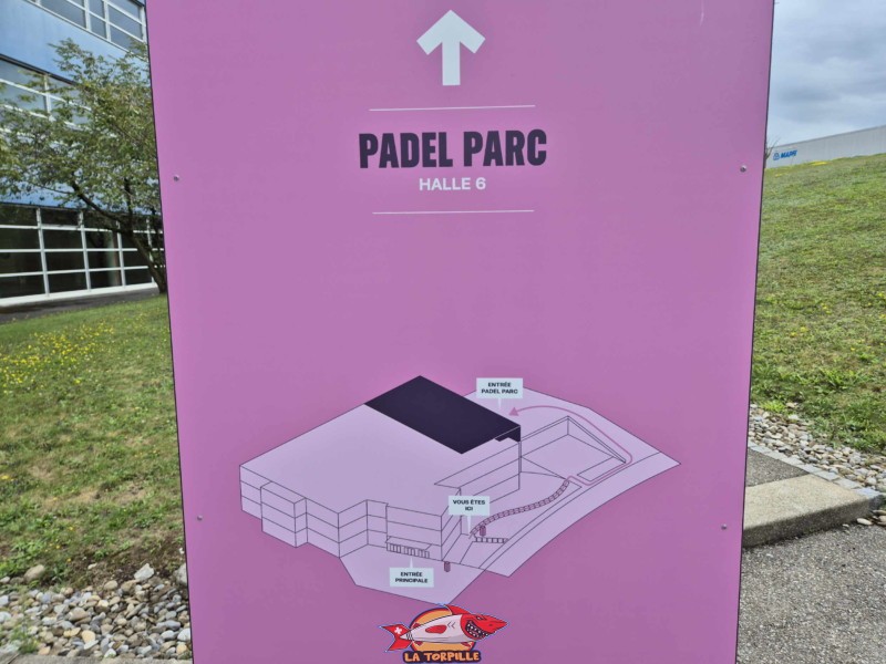 Extérieur Forum Fribourg. Padel Parc Fribourg, Granges-Paccot.