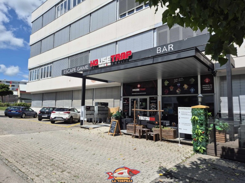 L'entrée de House Trap Bulle le long de la route de Vevey.