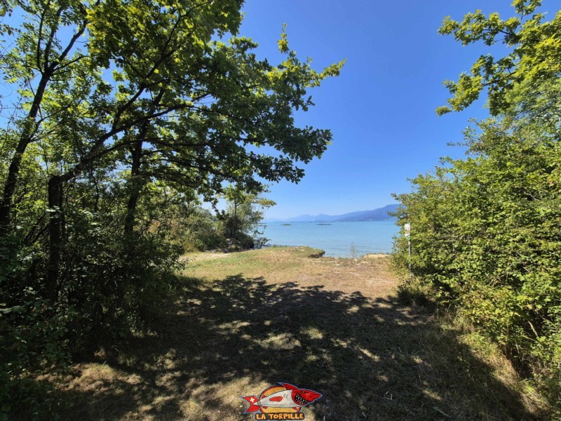 Les vues de la plage d'Autavaux depuis le milieu.