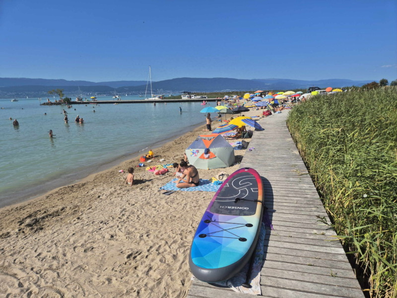 Coté Ouest. Plage de Gletterens, Broye fribourgeoise, lac de Neuchâtel.