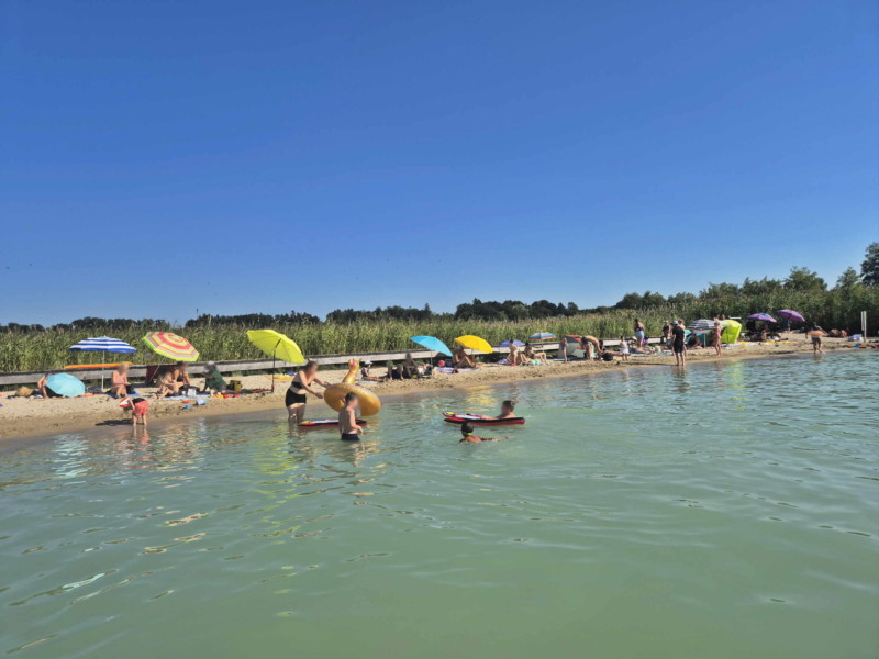 Depuis lac. Plage de Gletterens, Broye fribourgeoise, lac de Neuchâtel.