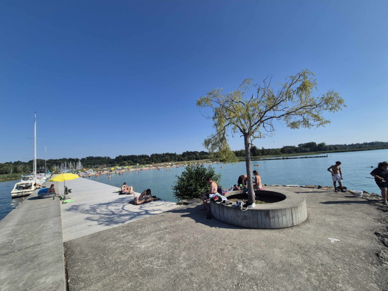 Extrémité digue. Plage de Gletterens, Broye fribourgeoise, lac de Neuchâtel.