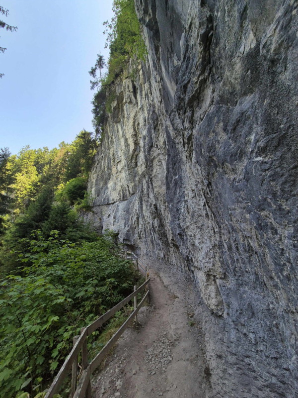 Niveau 1. Balade par la Galerie Défago, Champéry, Val d'Illiez.