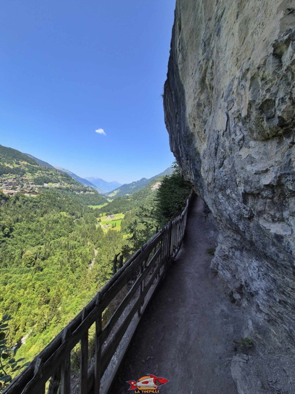 Logo Galerie. Balade par la Galerie Défago, Champéry, Val d'Illiez.
