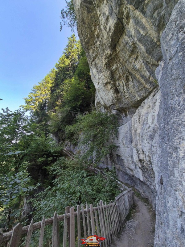 Logo Galerie. Balade par la Galerie Défago, Champéry, Val d'Illiez.