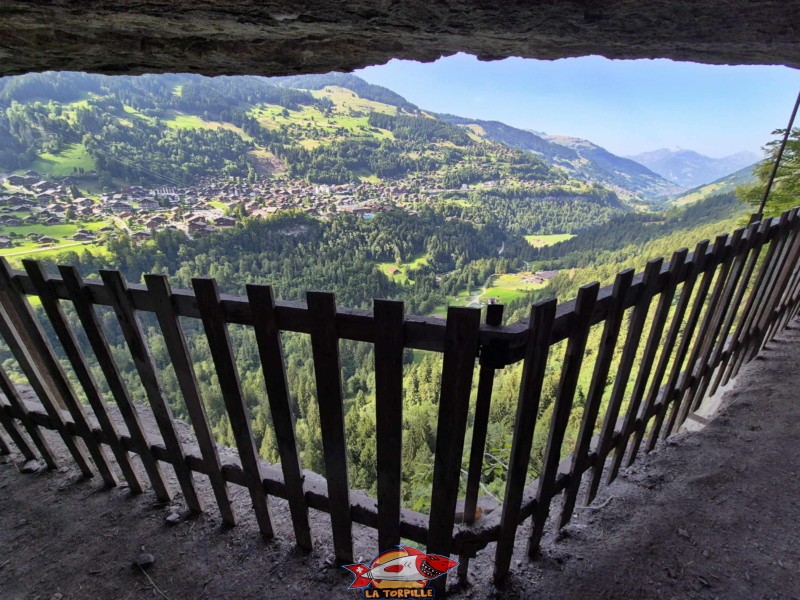 Niveau 2. Balade par la Galerie Défago, Champéry, Val d'Illiez.