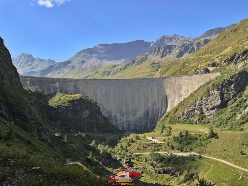 Coté aval. Barrage de Moiry, Val d'Anniviers. 