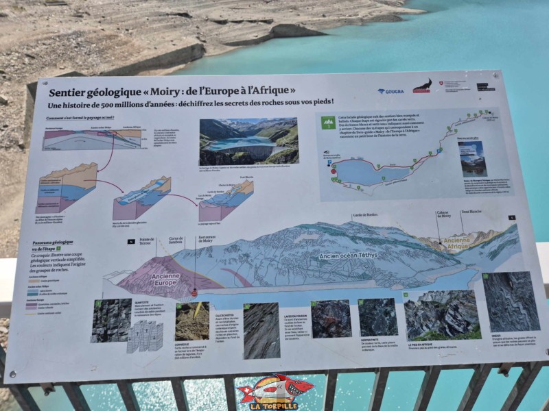 Barrage de Moiry, Val d'Anniviers. Un panneau didactique sur l'histoire géologique de lieux avec la présentation du sentier géologique «Moiry" : de l'Europe à l'Afrique».