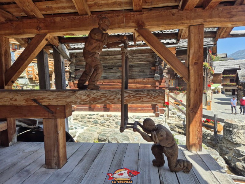 Moulin et scierie. Village de Grimentz, val d'Anniviers, Valais central.