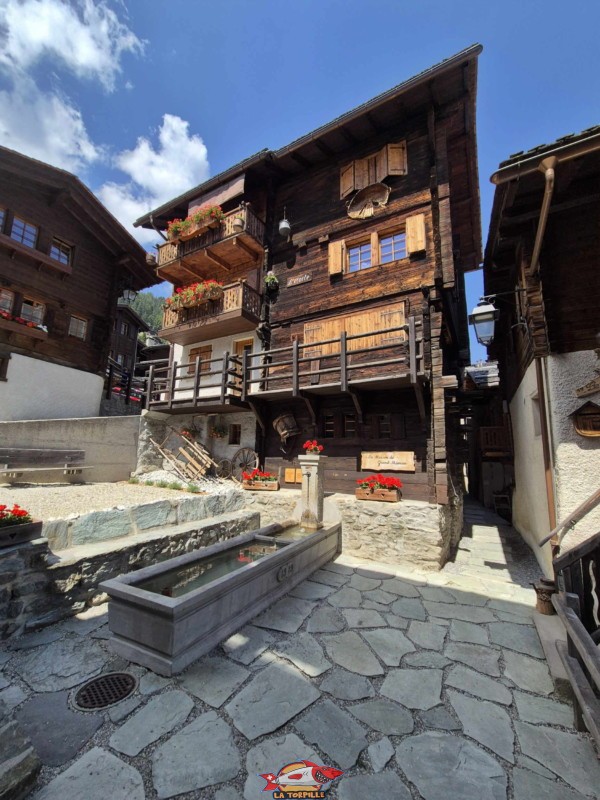 Maison de Grand-Maman. Village de Grimentz, val d'Anniviers, Valais central.