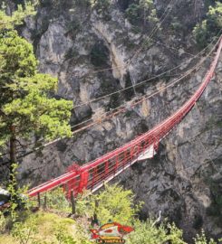 🌉⛰️ Pont Suspendu de Niouc