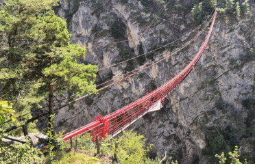 🌉⛰️ Pont Suspendu de Niouc