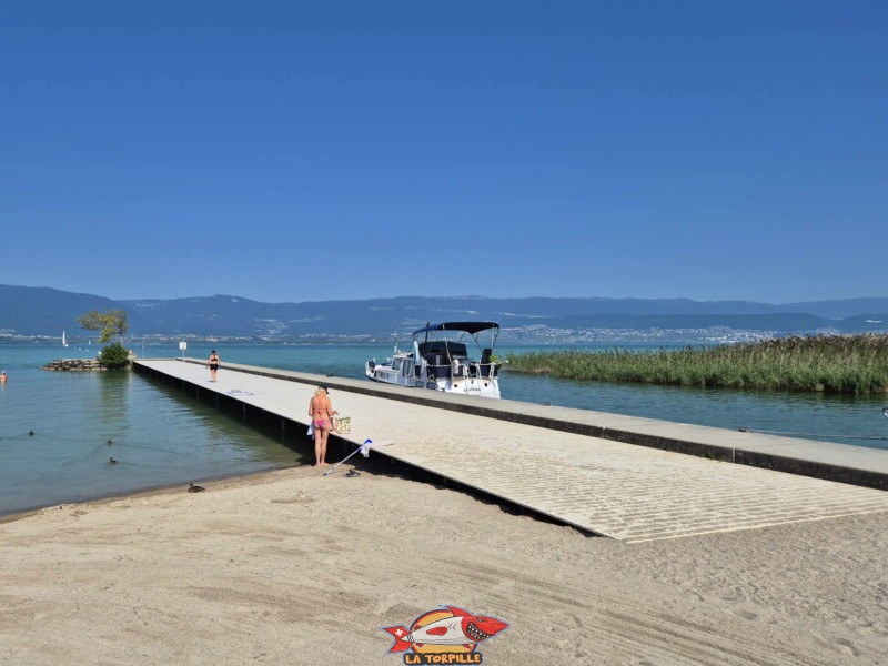 Deck. Plage de Gletterens, Broye fribourgeoise, lac de Neuchâtel.