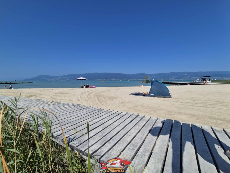 Passerelle. Plage de Gletterens, Broye fribourgeoise, lac de Neuchâtel.