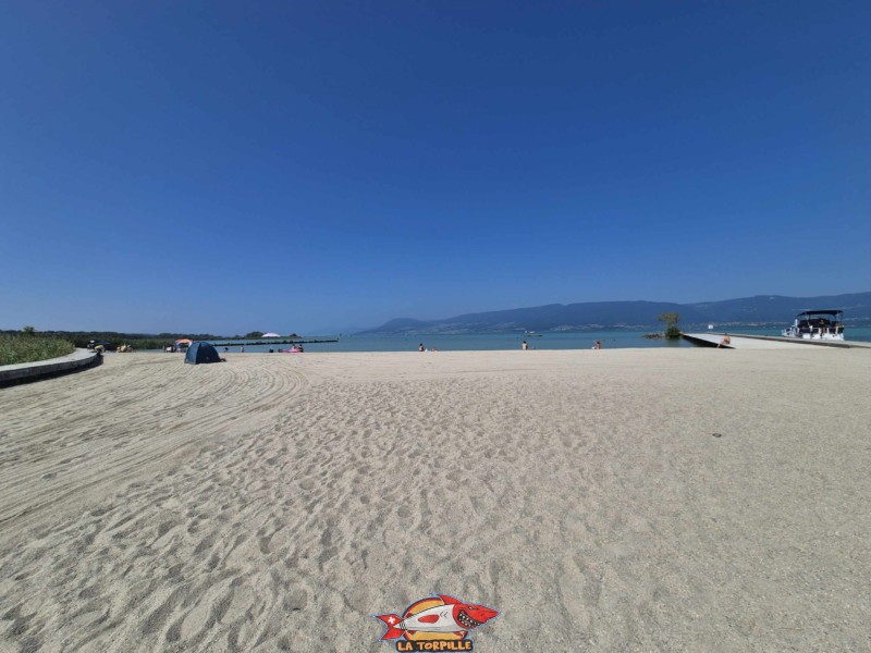 Côté Est. Plage de Gletterens, Broye fribourgeoise, lac de Neuchâtel.