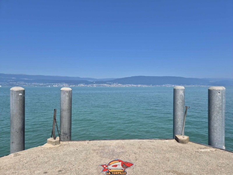 Ponton, Extrémité. Débarcadère de Portalban, compagnie LNM, lac de Neuchâtel