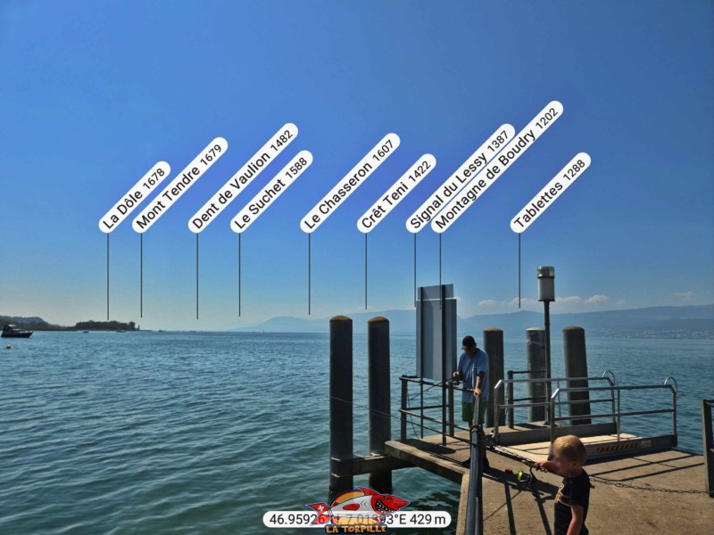 La vue direction sud-ouest depuis le débarcadère de Cudrefin. Mont Tendre, Le Suchet, Le Chasseron.