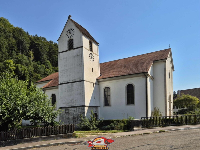 L'église du village d'Untervelier.