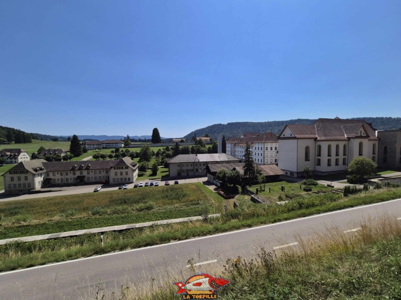 Vue d'ensemble. L'abbaye de Bellelay, Commune de Saicourt, Jura bernois.