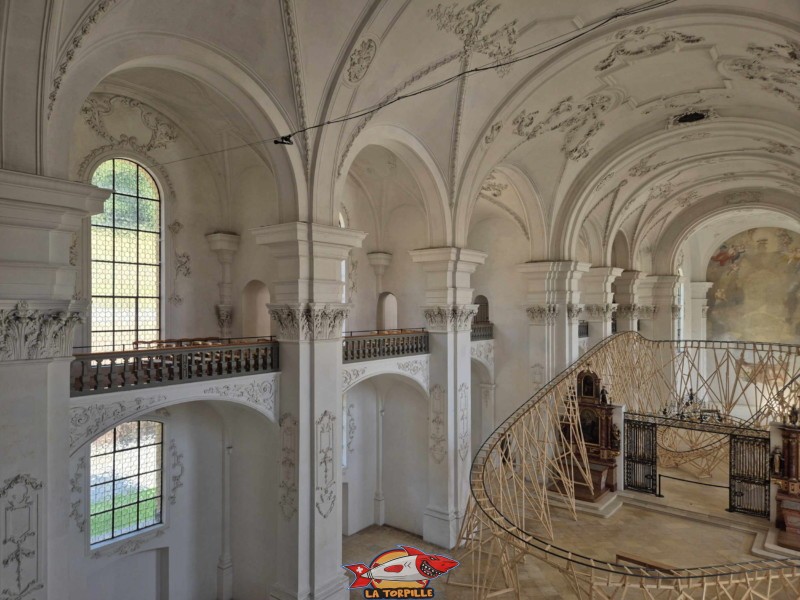 Intérieur. Le côté nord de l'abbatiale. Abbatiale. L'abbaye de Bellelay, Commune de Saicourt, Jura bernois.