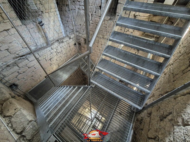 Les escaliers dans la tour sud. Abbatiale. L'abbaye de Bellelay, Commune de Saicourt, Jura bernois.