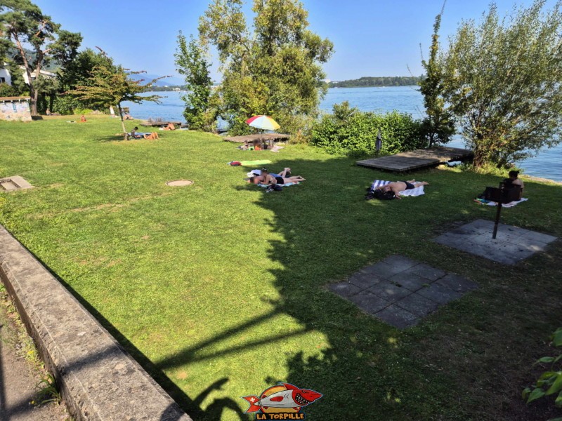 Les photos depuis le côté sud de la zone de baignade de Funtelen.