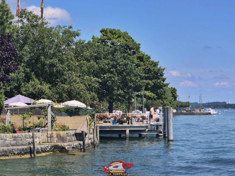 débarcadère de Douanne depuis le rivage. Commune de Douanne-Daucher, Twann-Tüscher., lac de Bienne.