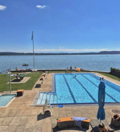 🏊🏖️ Plage et Piscine Extérieure de Douanne