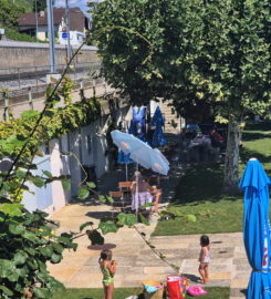 🏊🏖️ Plage et Piscine Extérieure de Douanne