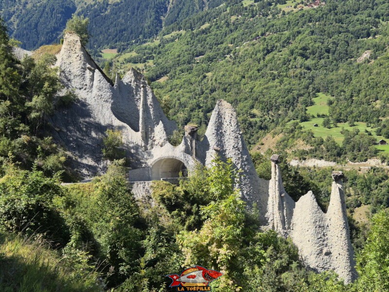 Les pyramides d'Euseigne. Pyramides d'Euseigne, Hérémence, Val d'Hérens, Valais.
