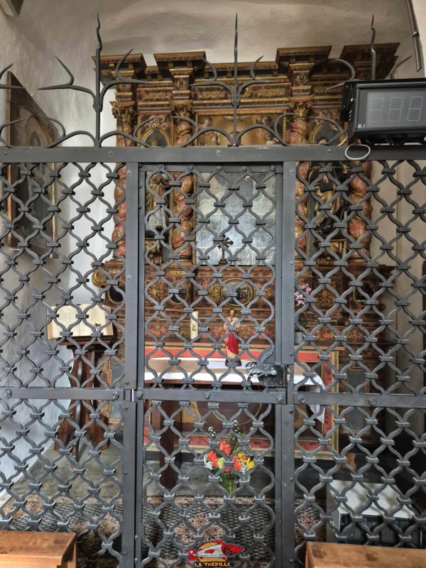 L'autel de la chapelle dédiée à Saint-Antoine.