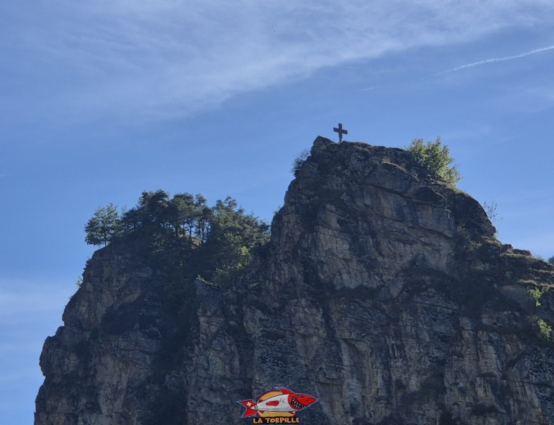 Vu sur les gorges de la Borgne depuis l'esplanade de l'ermitage de Longeborgne. Direction amont.