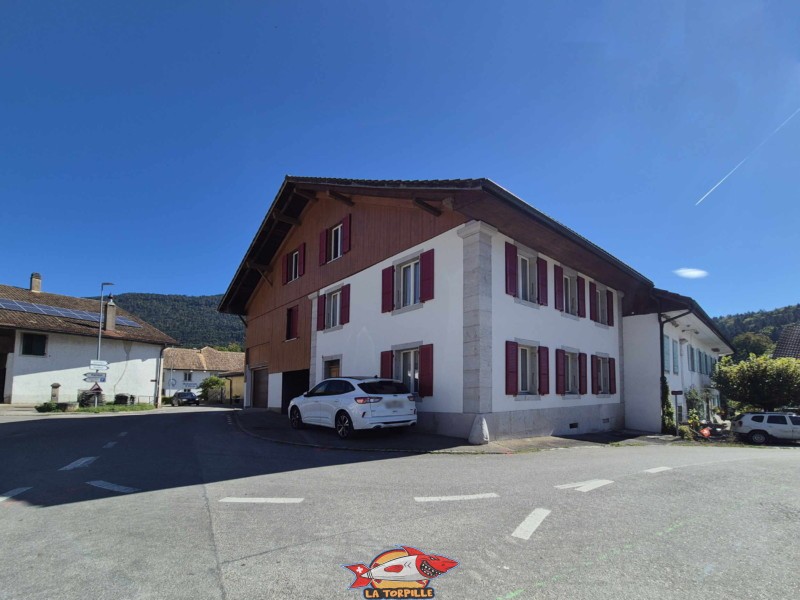 Le village de Corcelles.