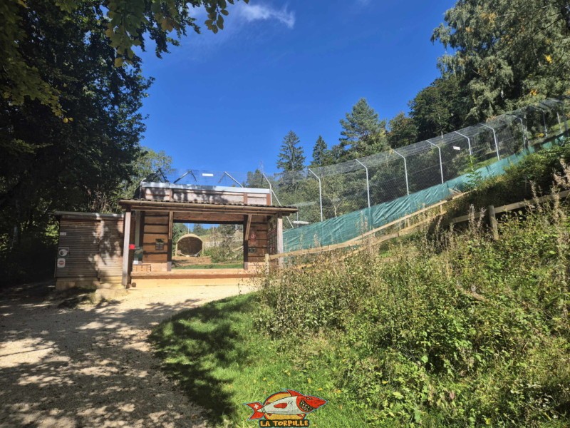 Enclos. Zoo Sikypark, Crémines, Jura bernois.