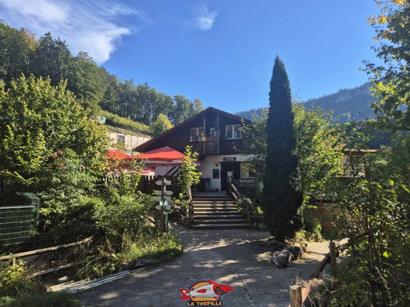 Restaurant. Zoo Sikypark, Crémines, Jura bernois.