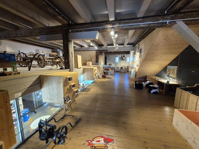 Étage Est. La Maison de la Tête de Moine, Bellelay, Jura bernois.