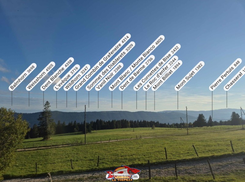 La vue direction sud-ouest depuis le pied de la tour de Moron. Diablerets, Mont Blanc, Chasseral.
