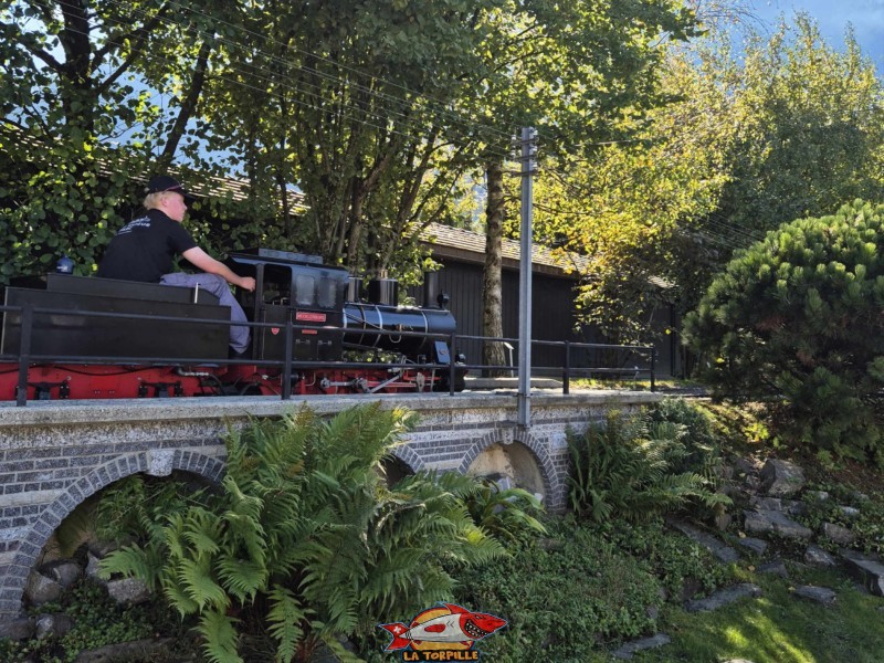 Une locomotive à vapeur. Swiss Vapeur Parc, Le Bouveret, canton du Valais. Trains miniatures.