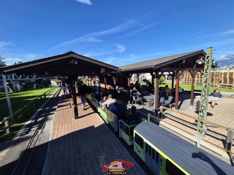 La gare principale de Chablais-City. Swiss Vapeur Parc, Le Bouveret, canton du Valais. Trains miniatures. La gare principale de Chablais-City. Swiss Vapeur Parc, Le Bouveret, canton du Valais. Trains miniatures.