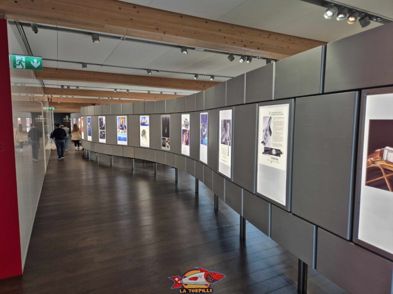 Des affiches publicitaires de montres Oméga au fil du temps. Omega Museum, Bienne.