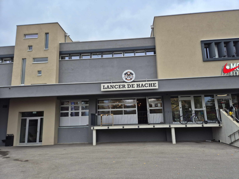 L'entrée du lancer de hache. L'entrée du lancer de hache.