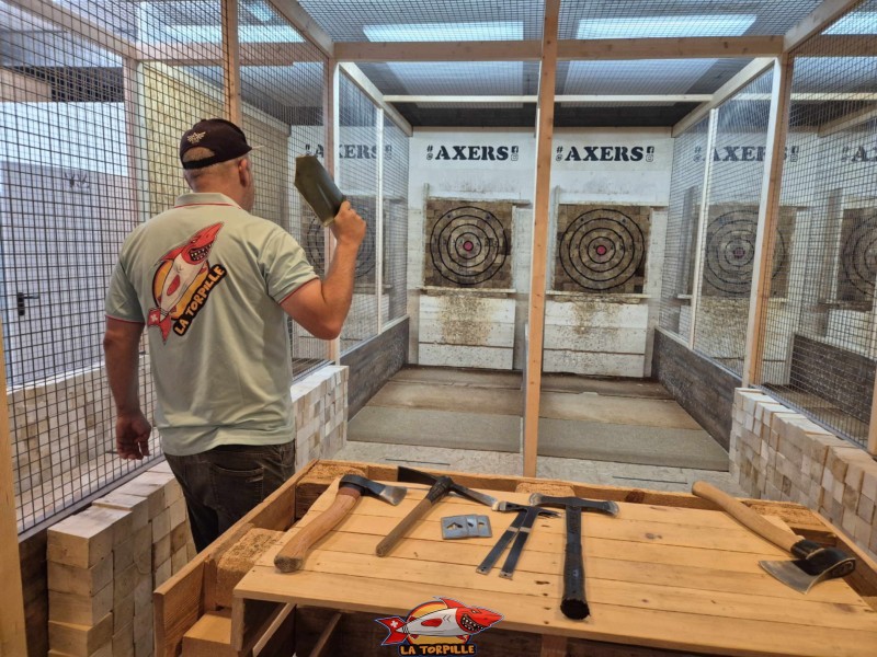 Le lancer de la tête de pelle.