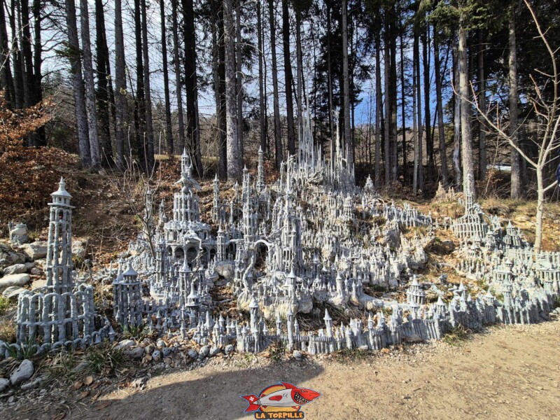 Vue d'ensemble, milieu. Grande Citadelle de François Monthoux, Bière.