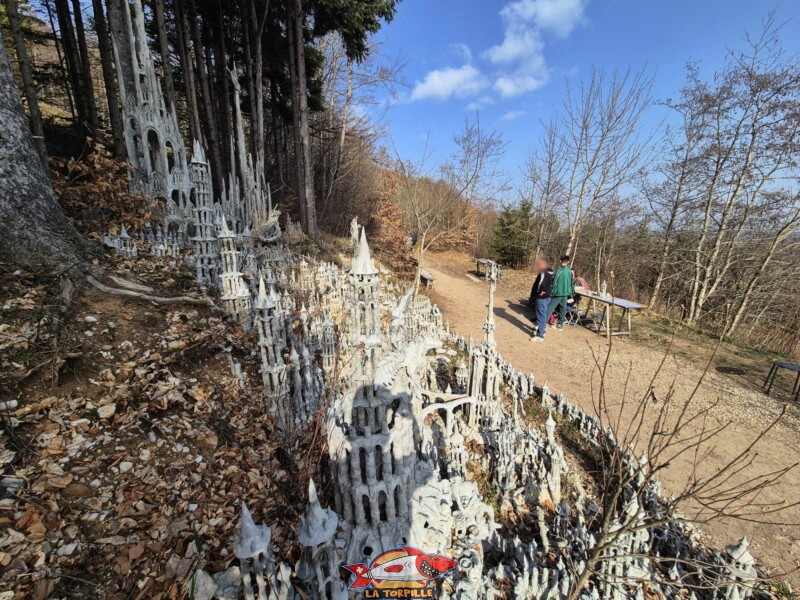 Vue d'ensemble, sud. Grande Citadelle de François Monthoux, Bière.