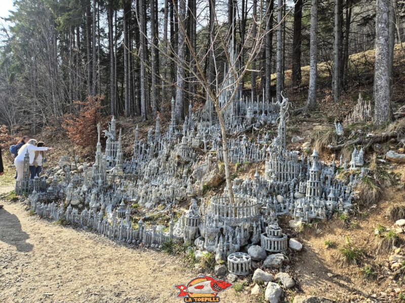 Vue d'ensemble, milieu. Grande Citadelle de François Monthoux, Bière.